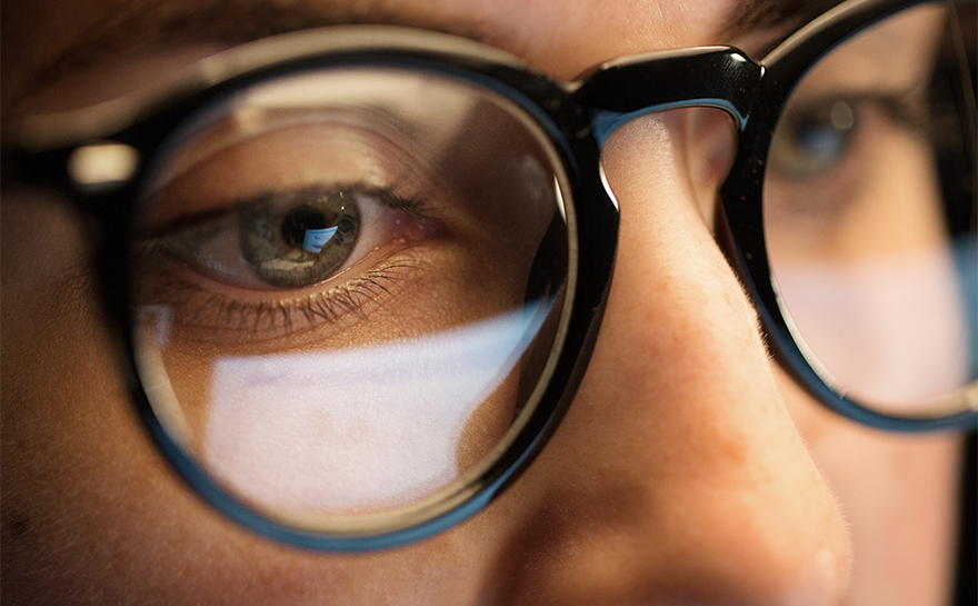 Comment choisir la bonne forme de monture pour différents types de visages ?​