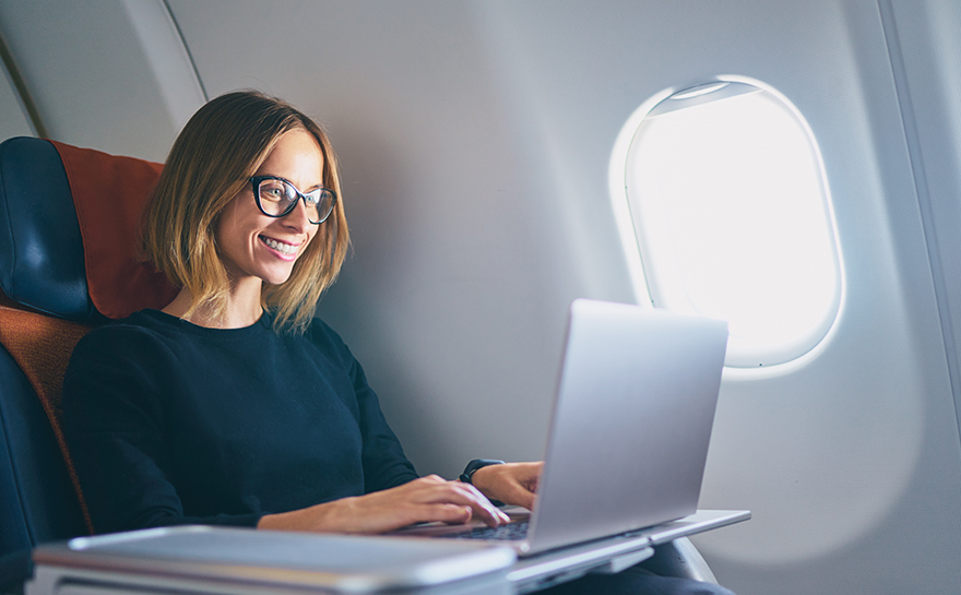 Voyager avec ses lunettes : conseils d'entretien pour éviter les mauvaises surprises​