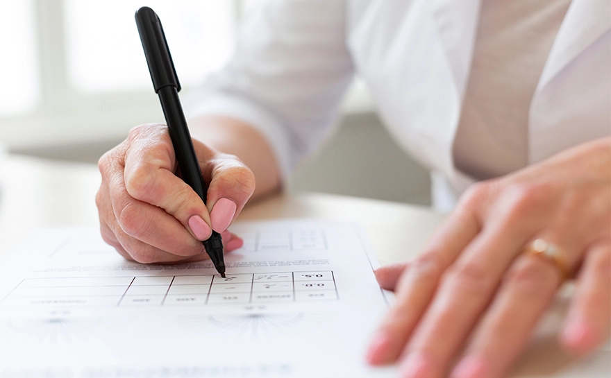 Comment former votre équipe à gérer les remboursements optiques efficacement ?​