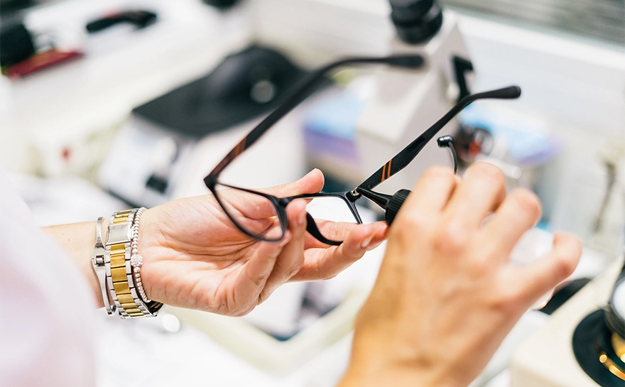 Les évolutions technologiques et leur impact sur les métiers de l’optique 