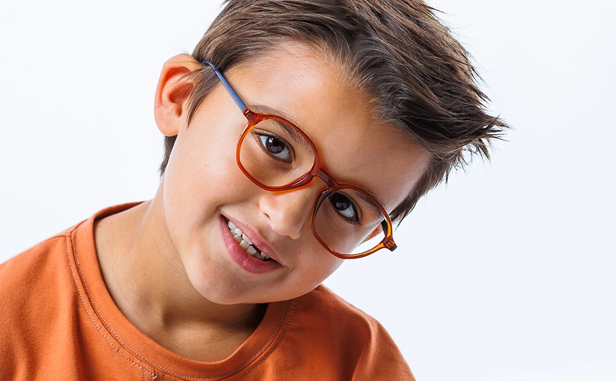 Les spécificités des corrections visuelles pour les enfants : ce que les opticiens doivent savoir​