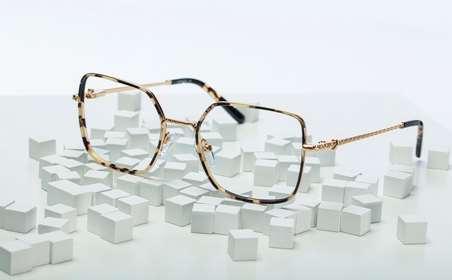 Montures 1res paires optiques métal, un incontournable dans votre magasin d’optique ?