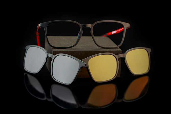 Un espace dédié dans votre boutique pour les montures 1res paires optiques hommes​